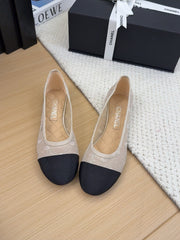 BALLET FLAT IN BLACK FABRIC AND WHITE MESH