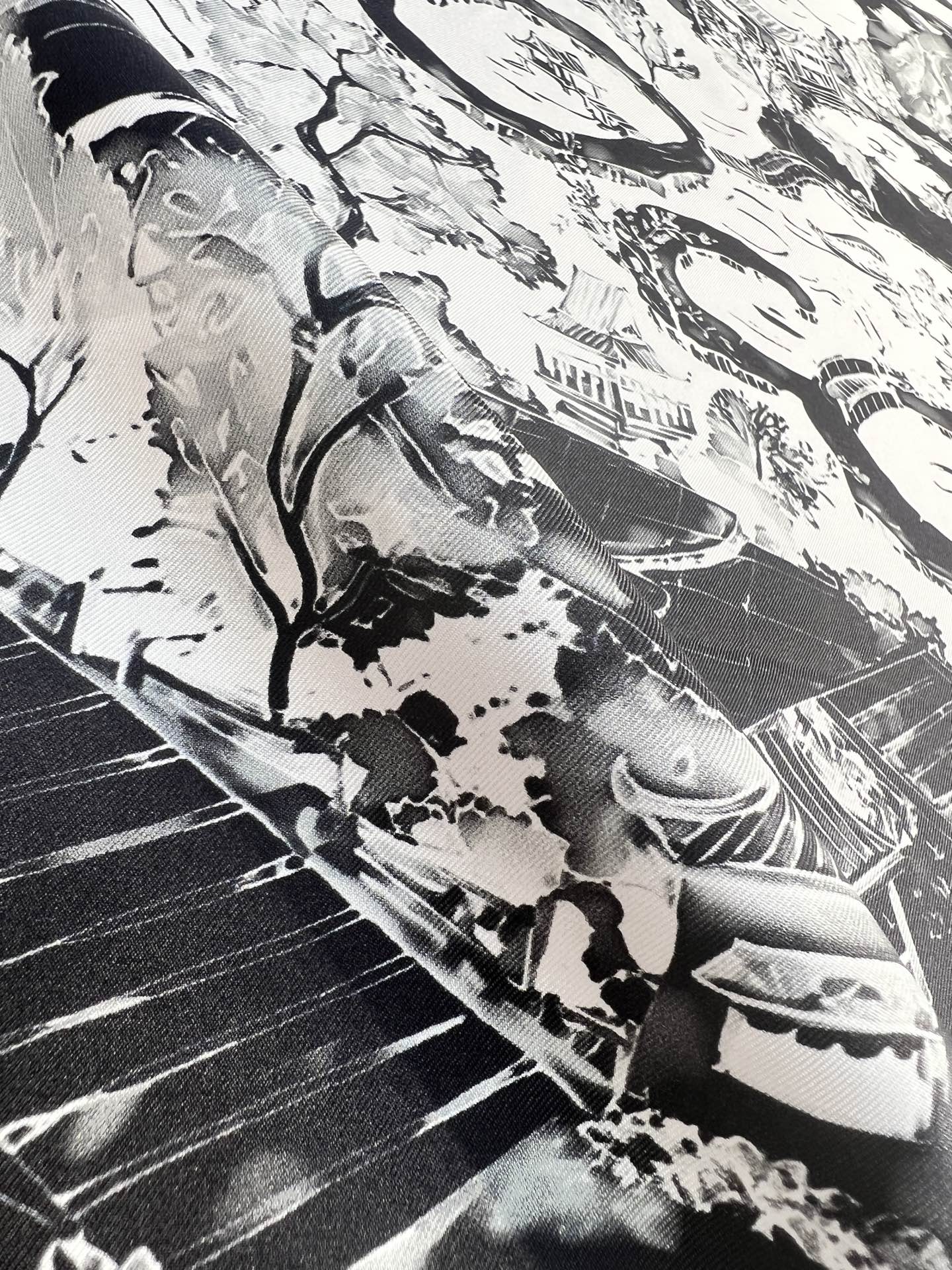 CHANEL 25S SCARF 90 IN SILK 735865