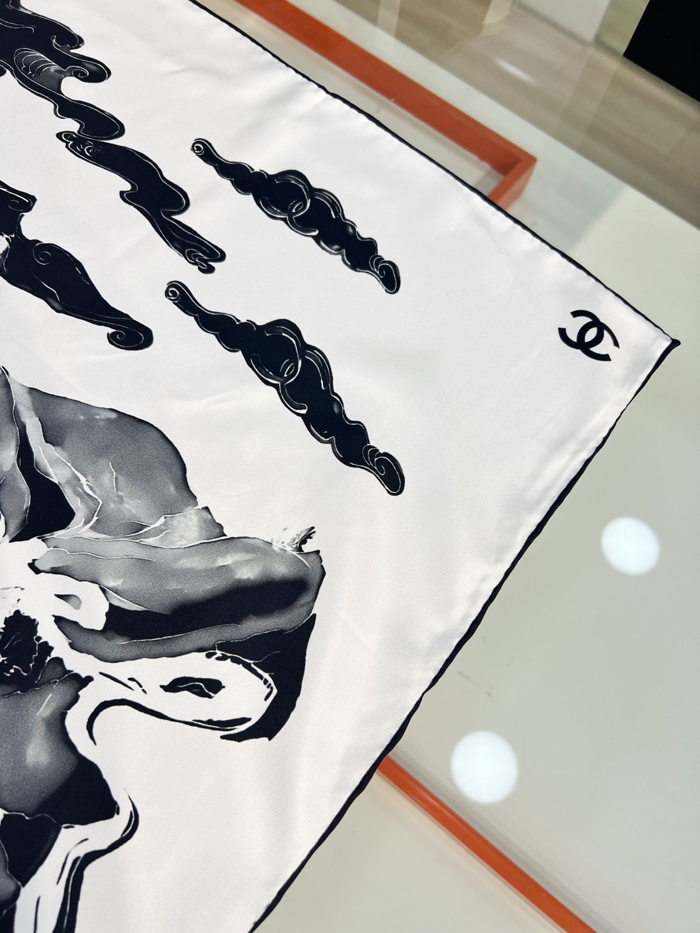 CHANEL 25S SCARF 90 IN SILK 735865