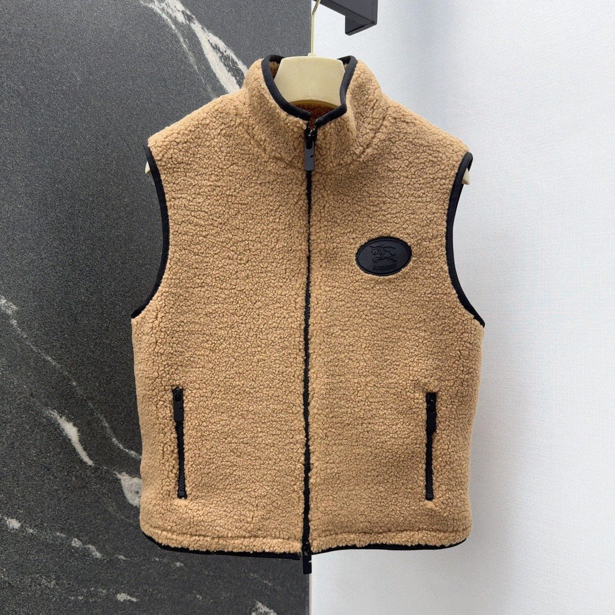 BURBERRY 25S TEDDY FLEECE VEST 0016