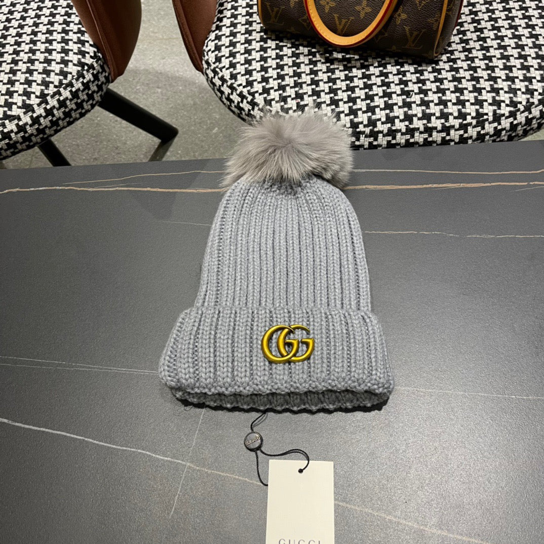BEANIE HAT IN DOVE GRAY WOOL 403395