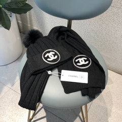 SET BEANIE HAT AND SCARF IN BLACK WOOL 424024