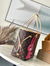 NEVERFULL MM 31 IN BROWN MONOGRAM CANVAS WITH PINK RABBIT PATCH