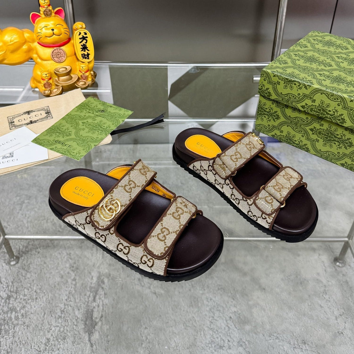 GG SANDALS IN DARK BROWN CALFSKIN AND BEIGE FABRIC WITH GOLD HARDWARE