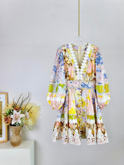V-NECK FLORAL PRINT DRESS WITH LACE DETAIL