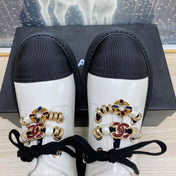 CC COMBAT OXFORD SHOES IN WHITE WRINKLED CALFSKIN AND BLACK GROSGRAIN WITH FAUX PEARL