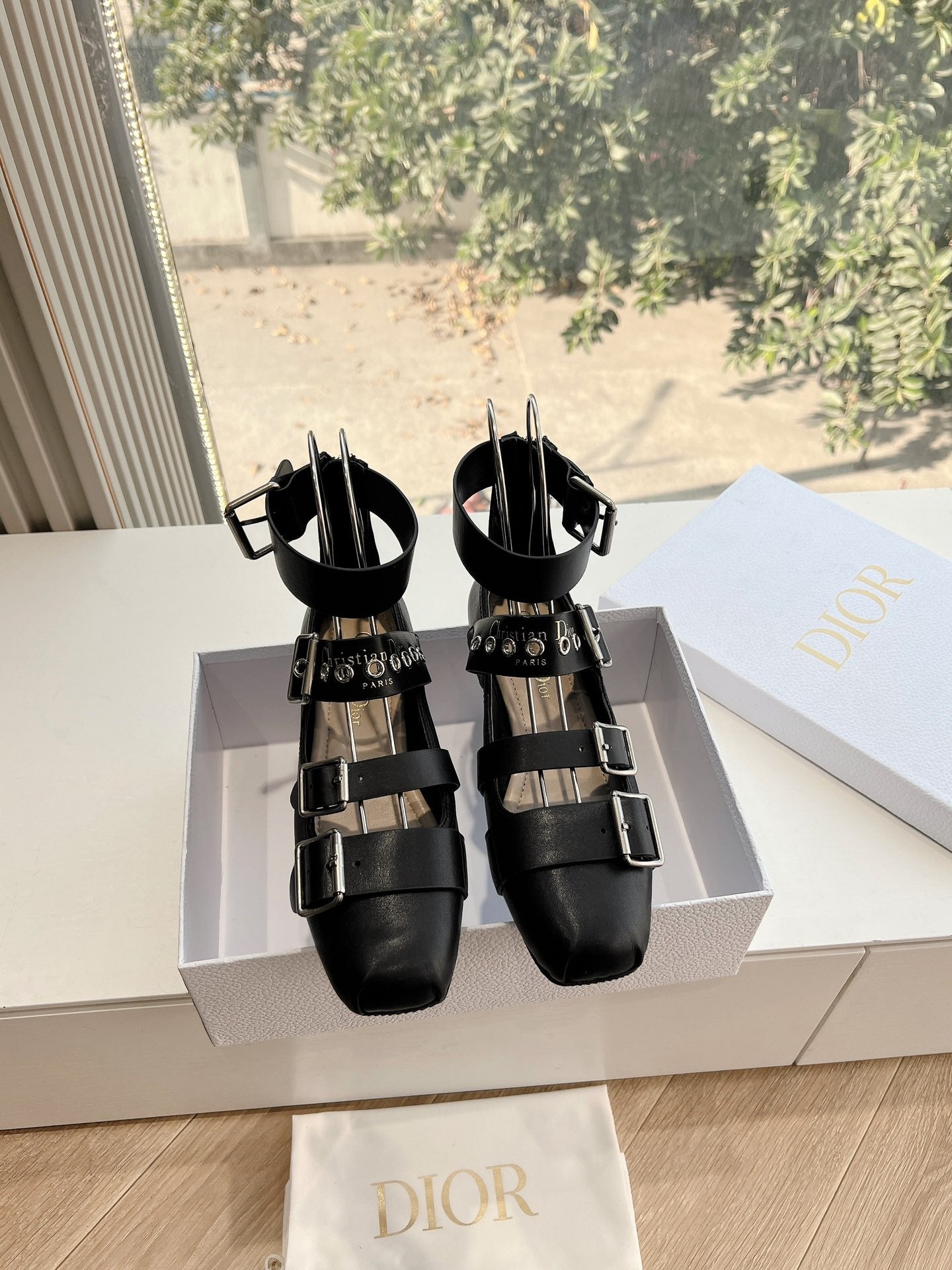 PUNK BALLET FLAT IN BLACK CALFSKIN