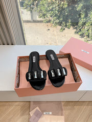 SLIDE SANDALS ATTACHED DIAMOND IN BLACK LAMBSKIN