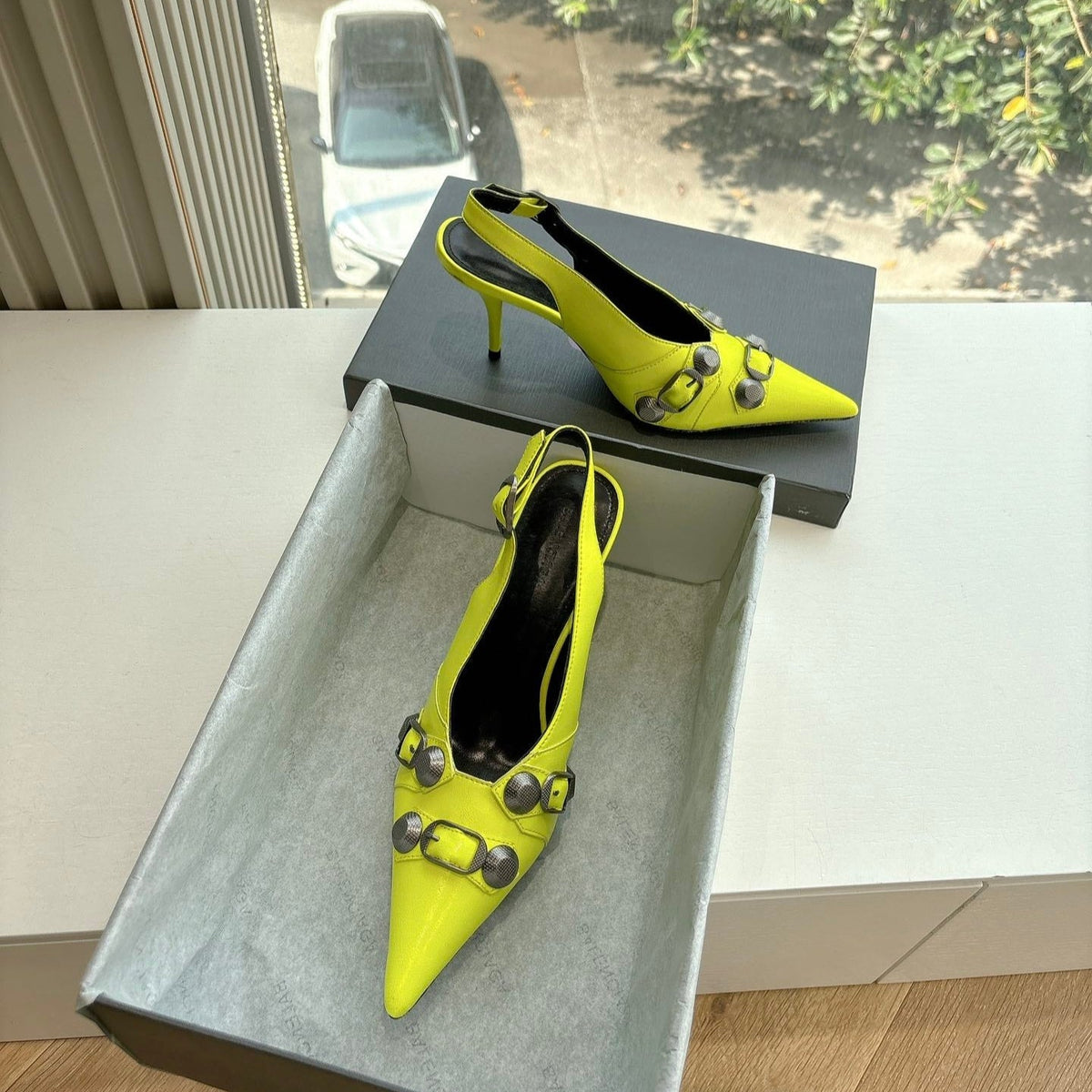 CAGOLE HIGH SLINGBACK IN YELLOW GLOSSY CALFSKIN