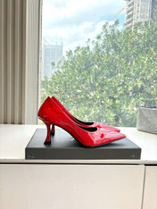 HIGH PUMPS IN CLASSIC RED PATENT CALFSKIN