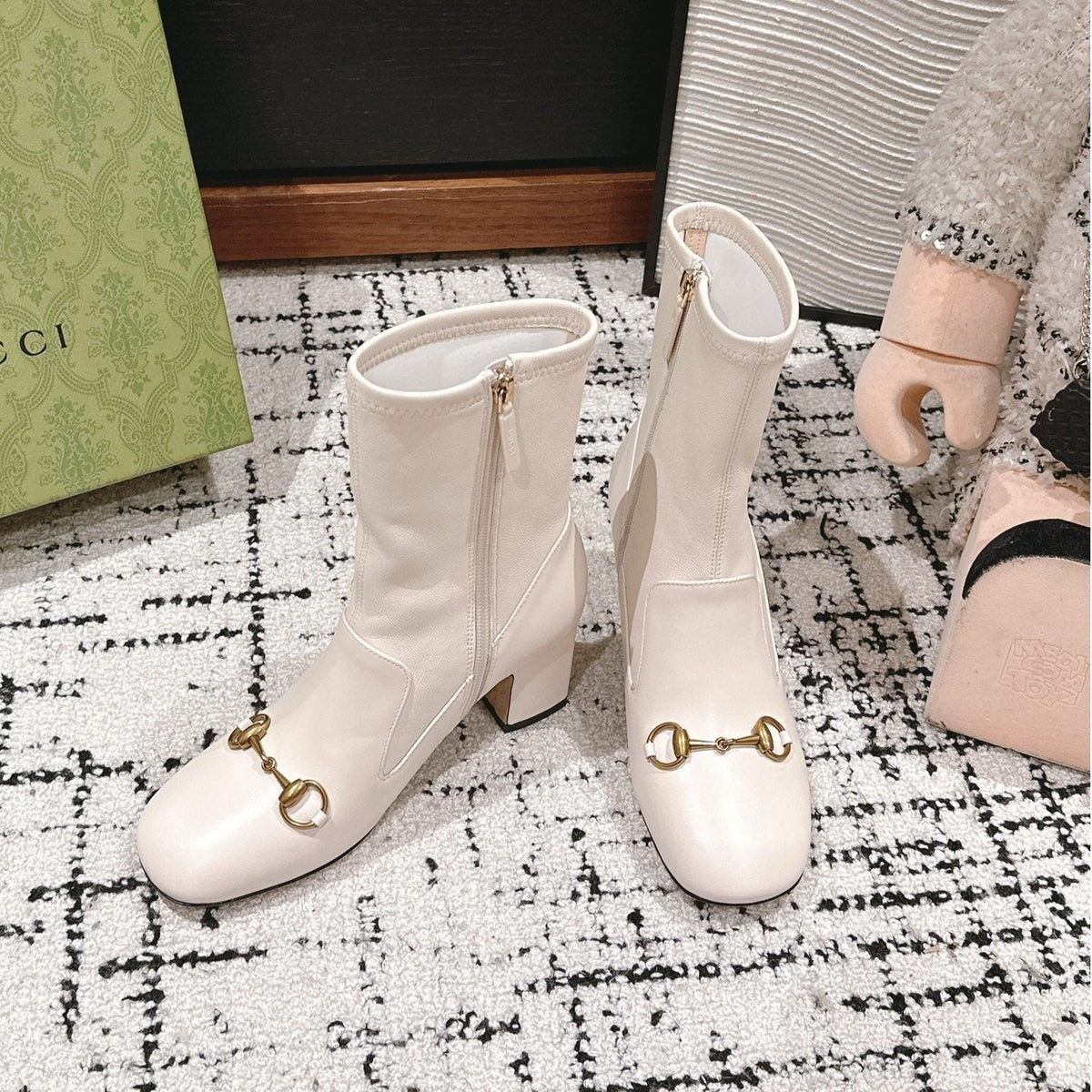 HORSEBIT ANKLE BOOTS 6.5CM IN WHITE SHEEPSKIN