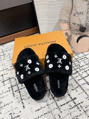 SLIPPER IN BLACK WOOL