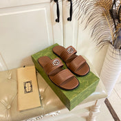GG SANDAL WITH ROUND INTERLOCKING G IN CARAMEL BROWN CALFSKIN