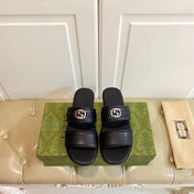 GG SANDAL WITH ROUND INTERLOCKING G IN BLACK CALFSKIN