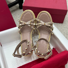 VLTN HIGH WEDGE STUDDED SANDALS 25S 100 MM IN SOFT ROSEWOOD BROWN CALFSKIN