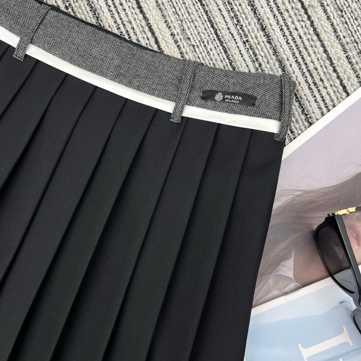 PRADA 26S PLEATED SKIRT 762