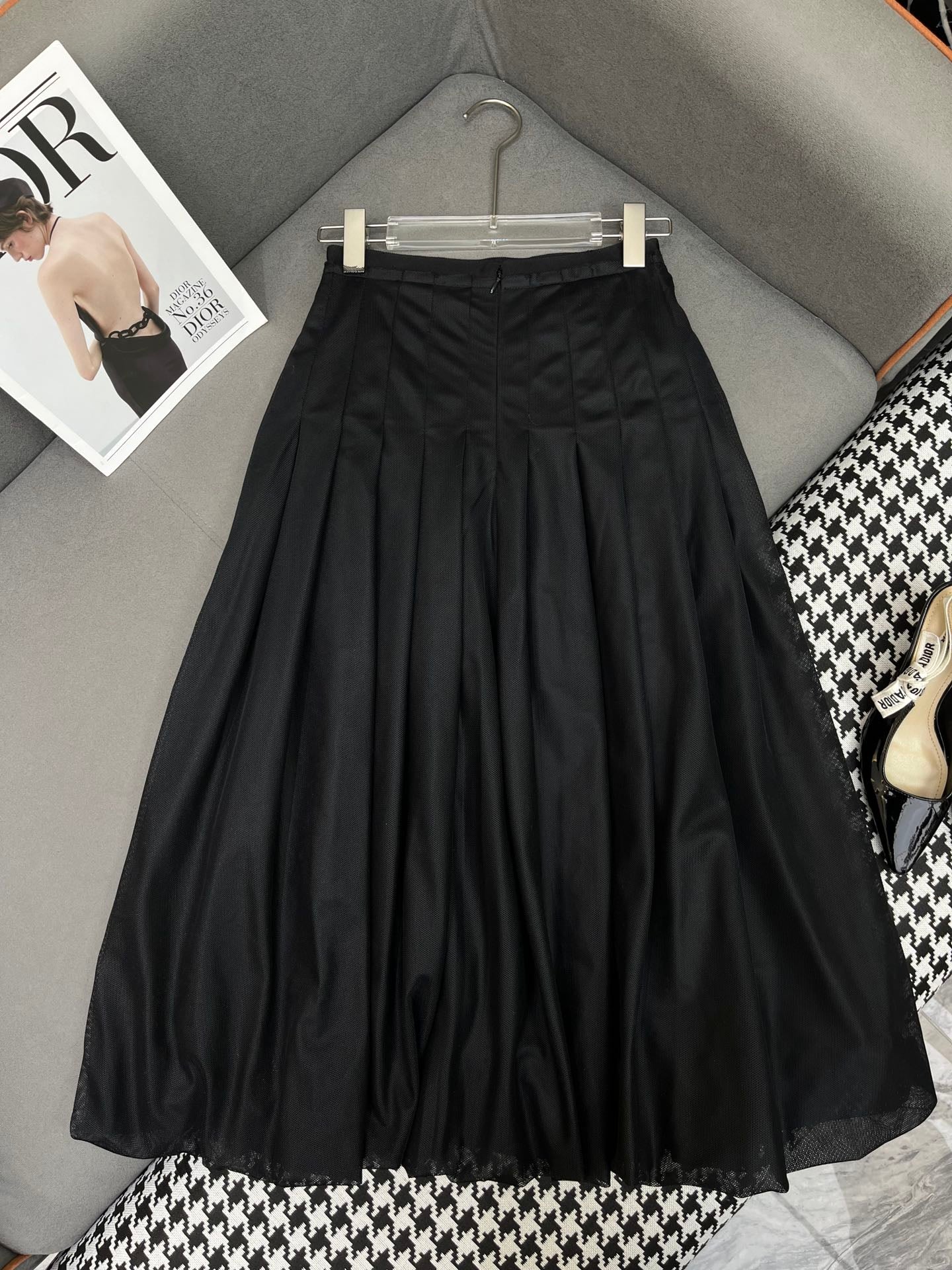BLACK SKIRT MODEL 25S