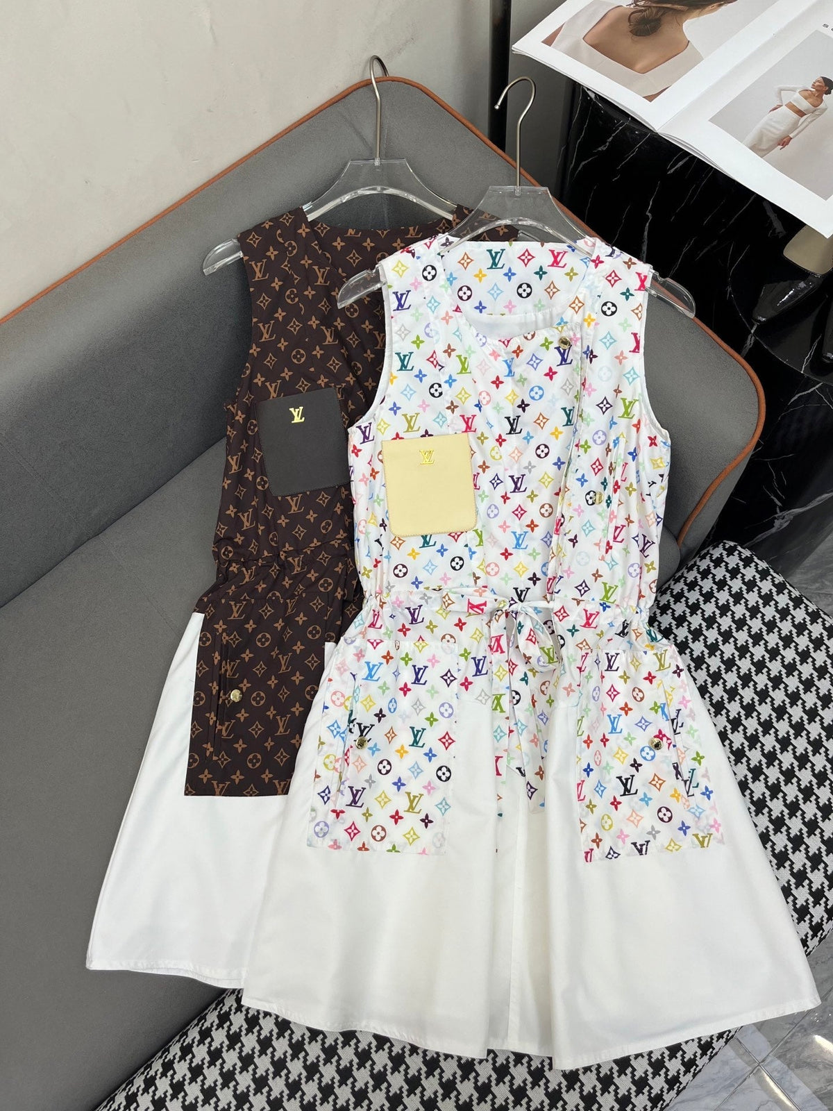 LV SLEEVELESS DRESS 237521