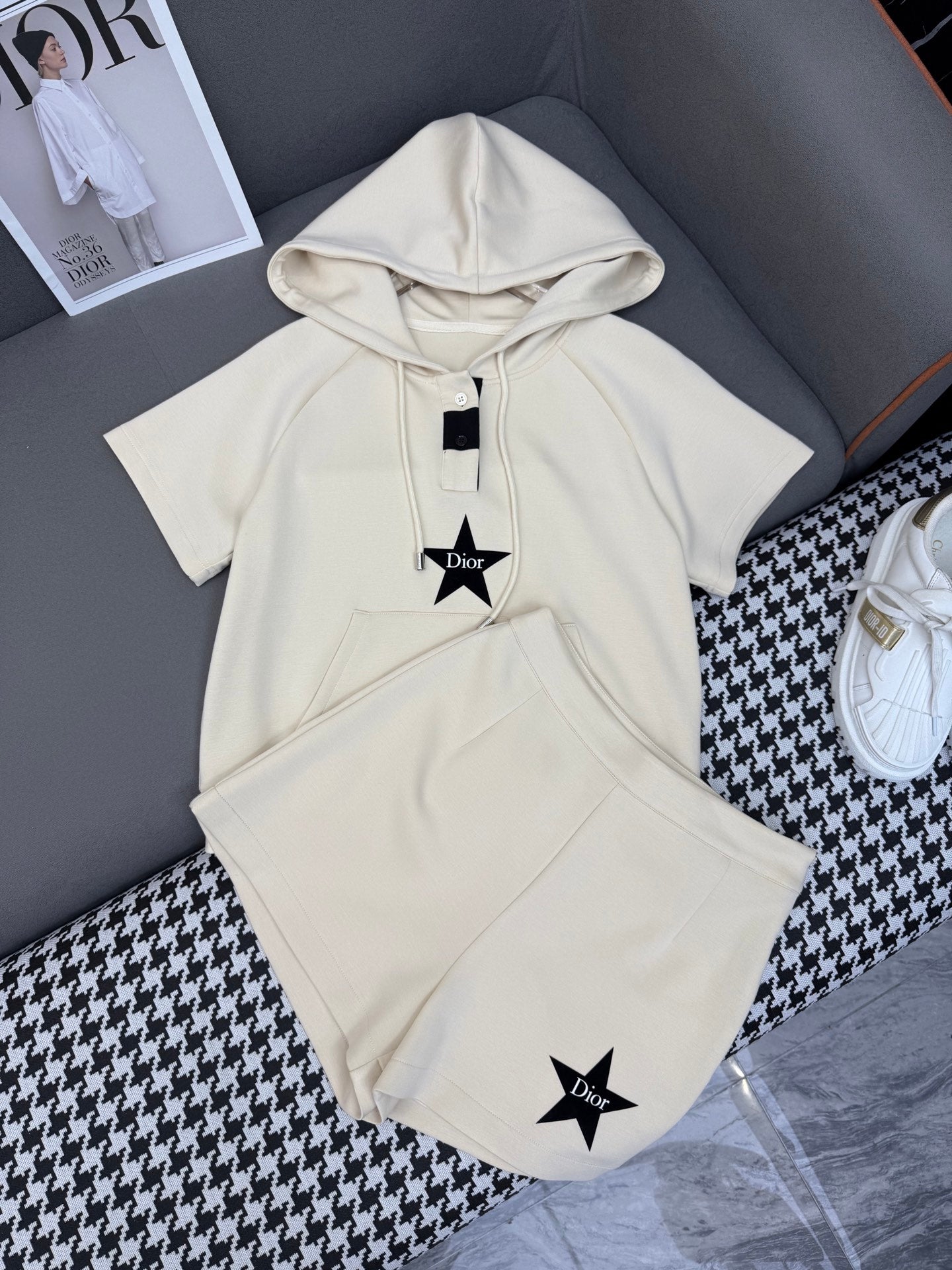 DIOR T-SHIRT AND SHORTS SET 237555