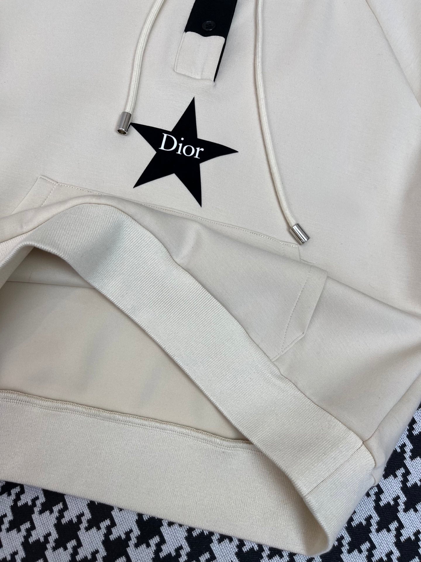 DIOR T-SHIRT AND SHORTS SET 237555