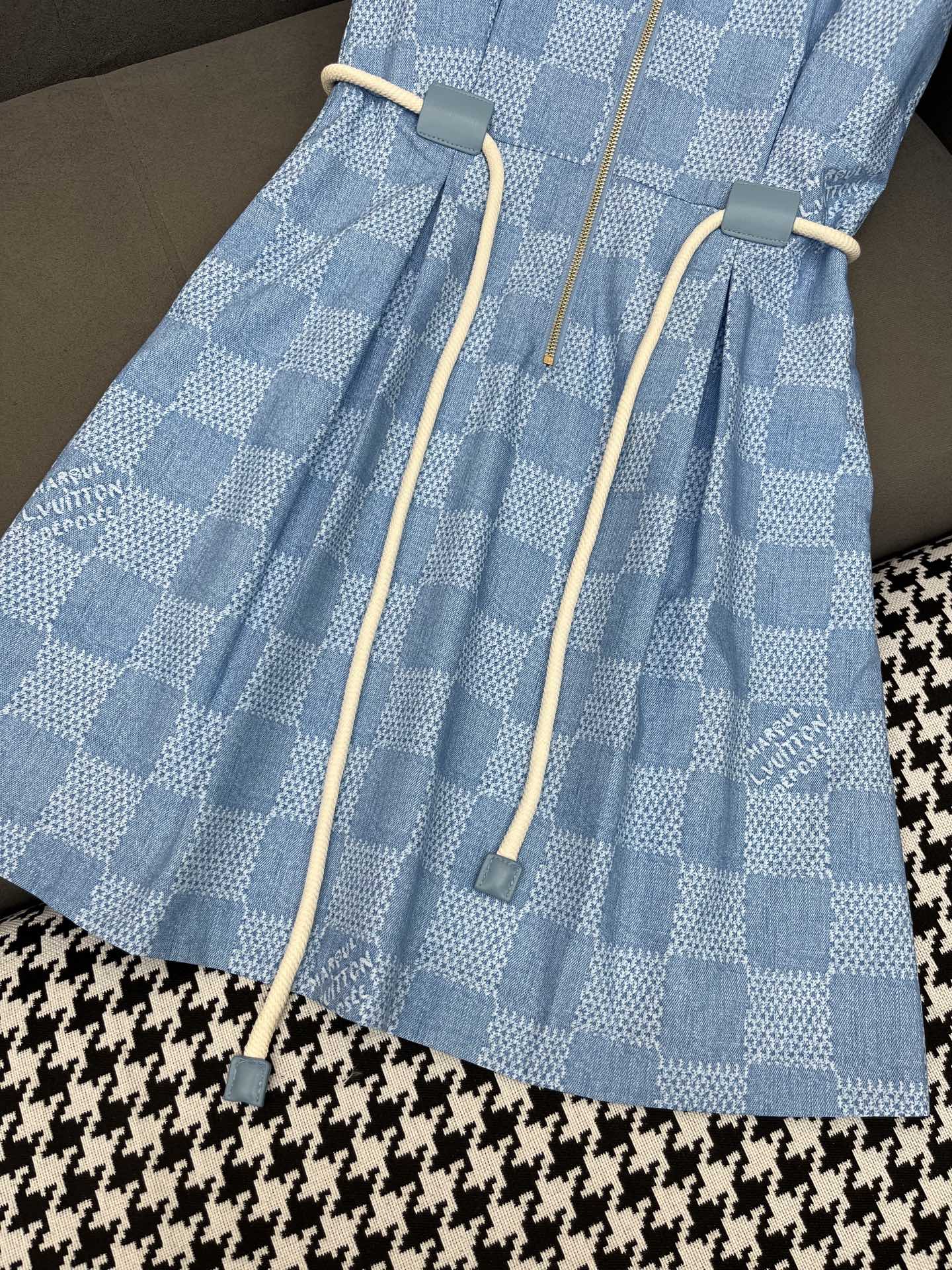 LV FRONT ZIP SLEEVELESS DRESS BLUE 25S IN POLYESTER 266638