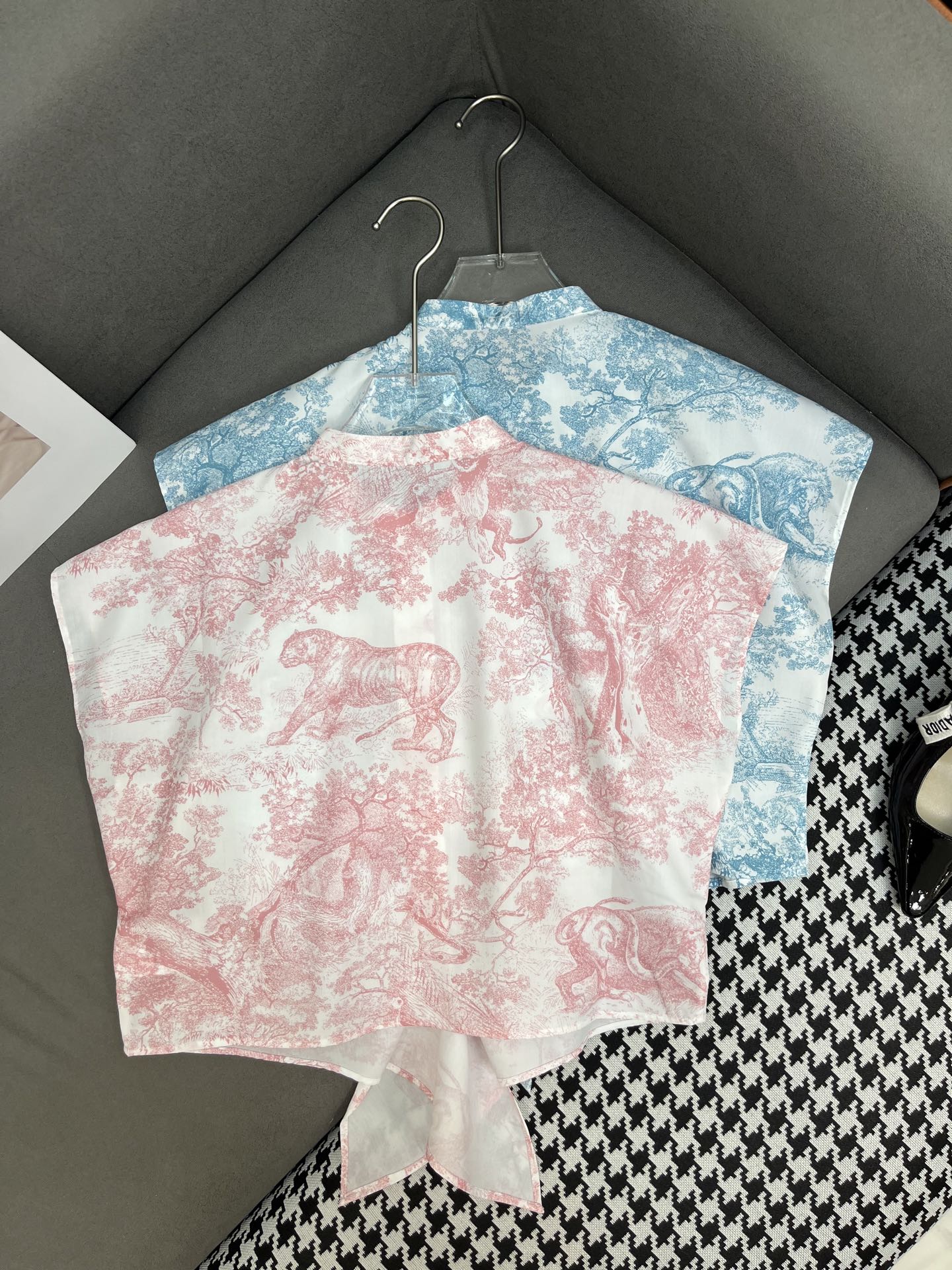 DIO SLEEVELESS SHIRT 25S IN POLYESTER 266650