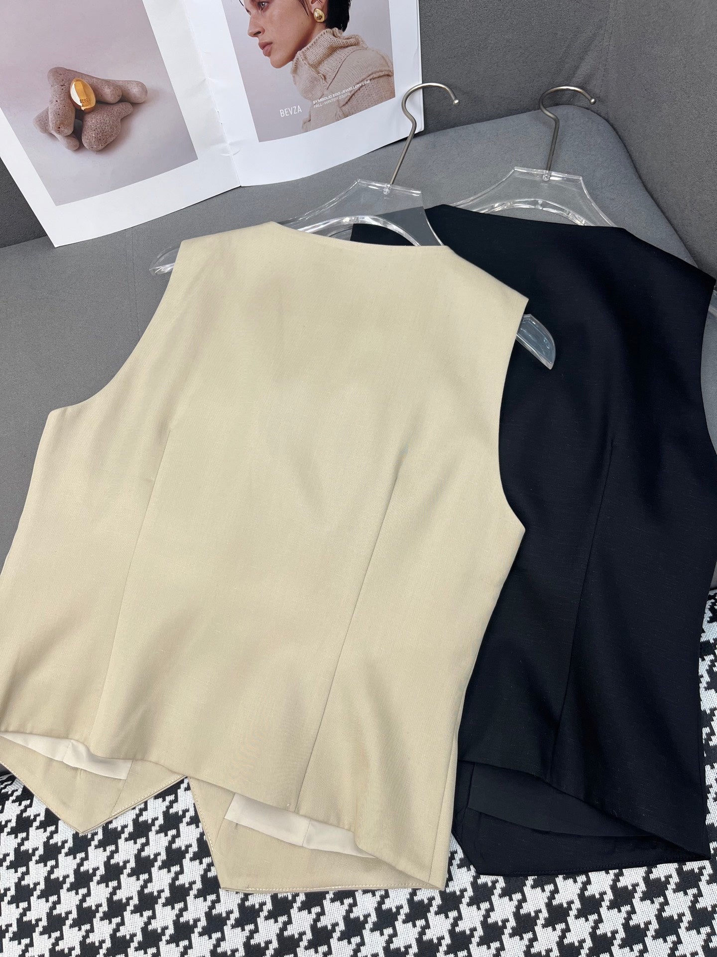 SET SLEEVELESS TOP AND TENCEL PANTS