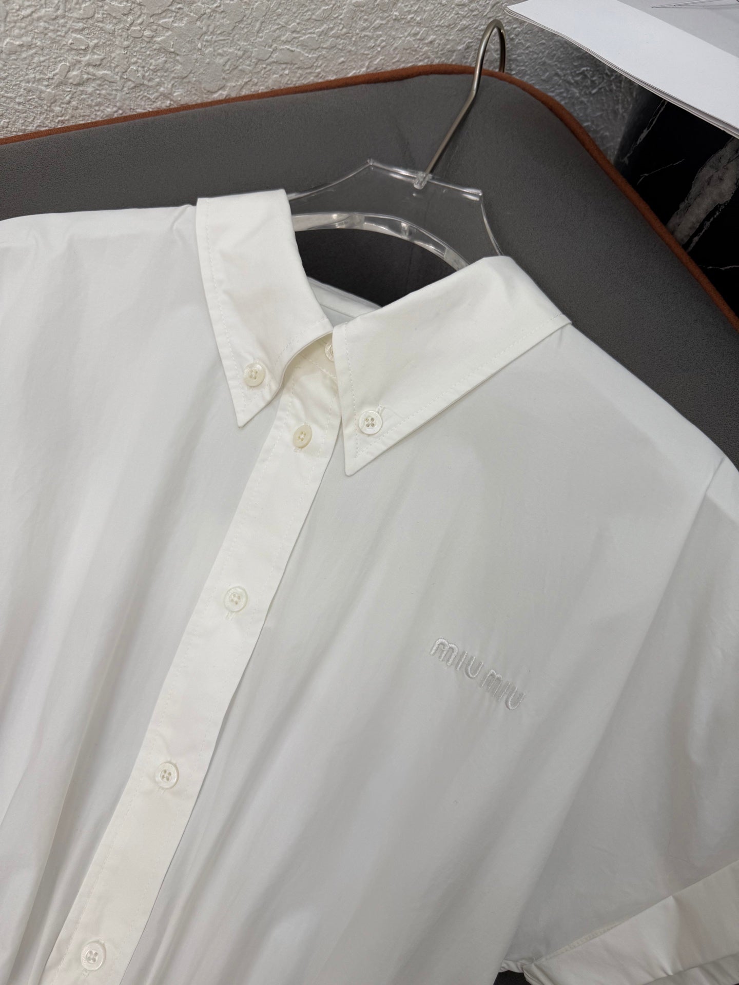 MM LONG DRESS IN WHITE TEXTURED FABRIC WITH BELT