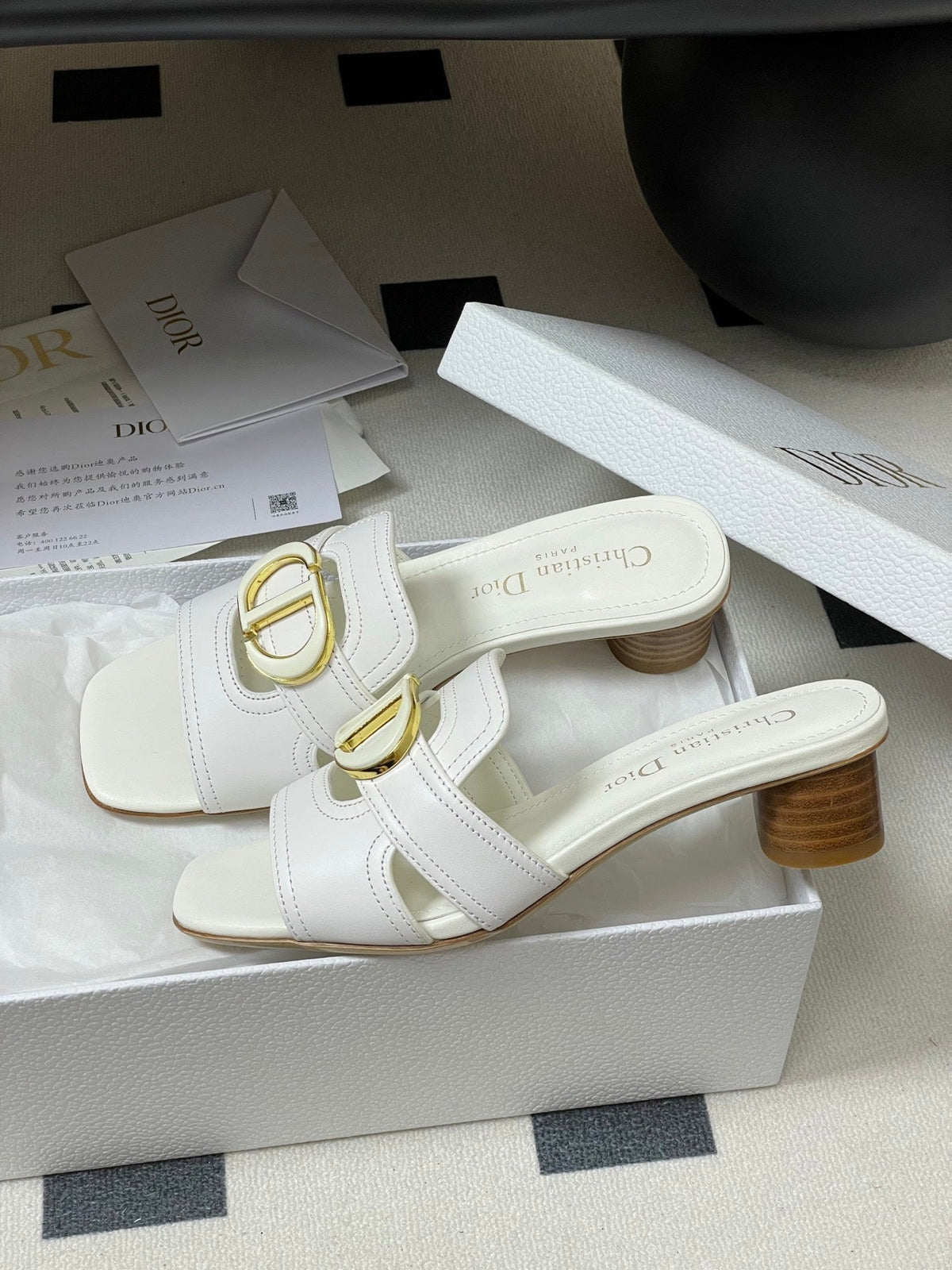 DIOR HIGH HEEL CLASSIC MONTAIGNE 40 MM 25S IN WHITE LAMBSKIN WITH CD LOGO