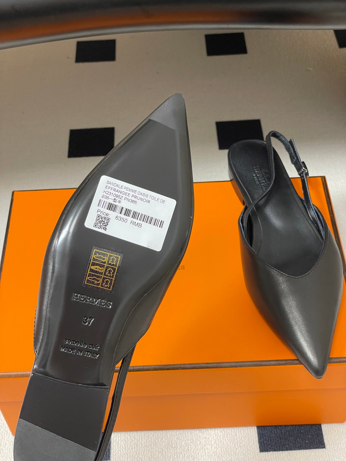 HM 26S NICOLE SLINGBACK IN BLACK CALFSKIN SILVER HARDWARE