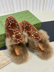 HORSEBIT MULE IN SYRUP BROWN MONOGRAM VELVET AND LAMB WOOL LINING