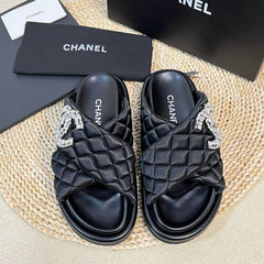 Women's slippers with two crossed straps sheepskins black