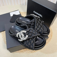 Women's slippers with two crossed straps sheepskins black