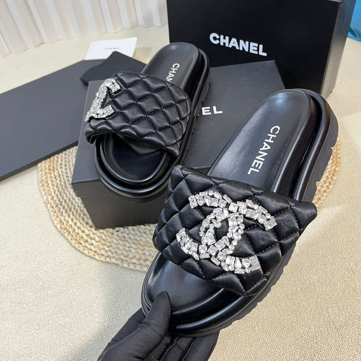 New Style Diamond Buckle Double C Thick Bottom Slippers Black Sheepskin