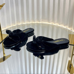 LACE SANDALS IN BLACK VELVET