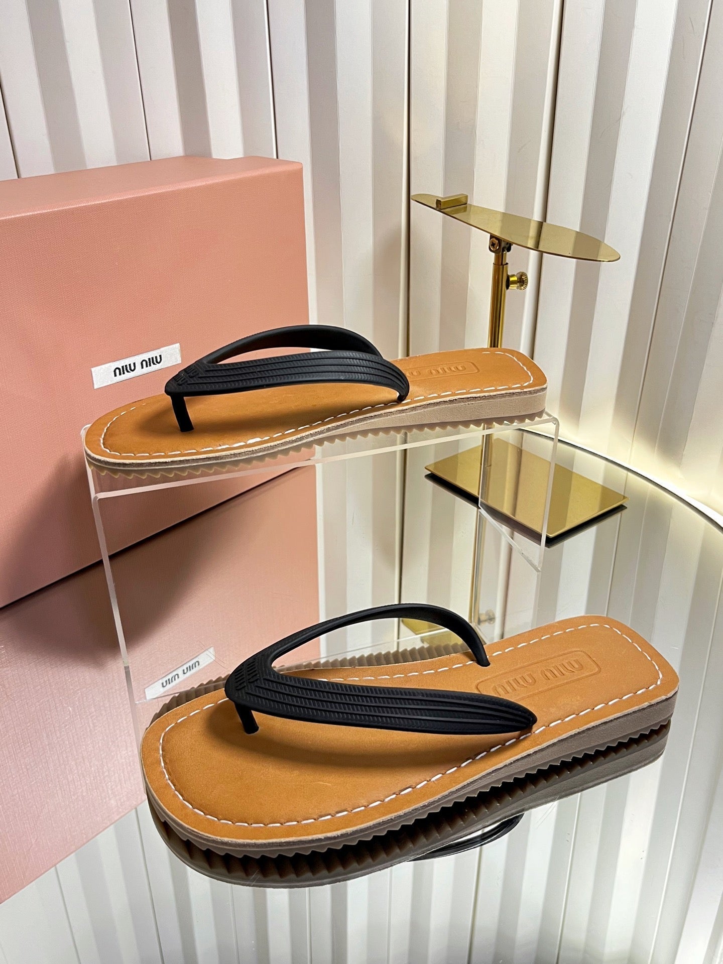 MIUMIU 26S THONG FLAT SANDALS IN BLACK CALFSKIN