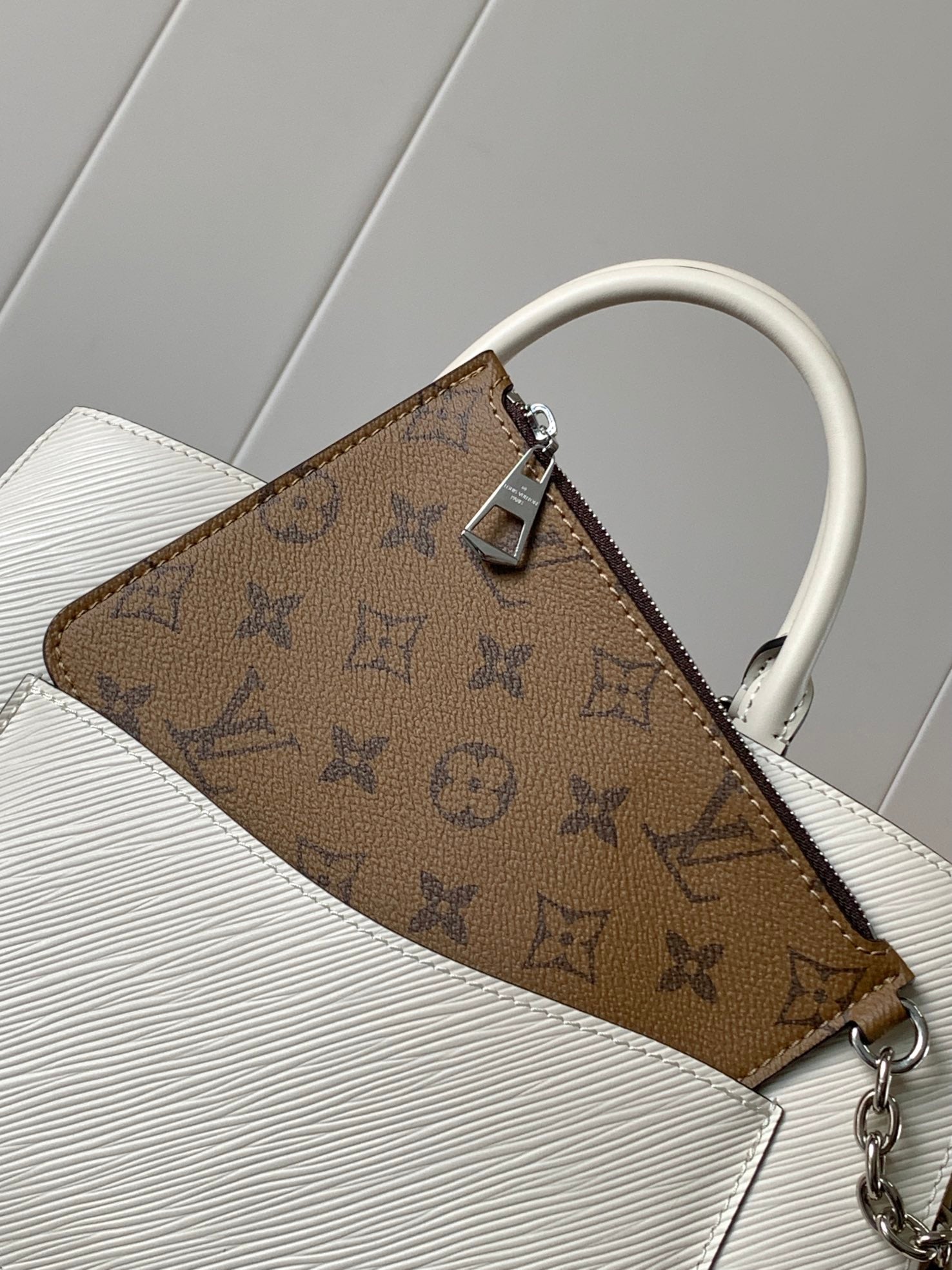 MARELLE TOTE BB BAG 30 IN WHITE EPI GRAIN COWHIDE LEATHER