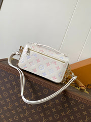 LV 25S EAST WEST POCHETTE MÉTIS BAG 21 IN BEIGE DREAM EMBOSSED TEXTURED CALFSKIN