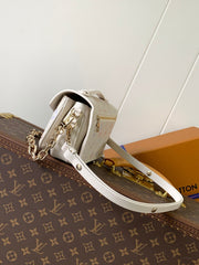 LV 25S EAST WEST POCHETTE MÉTIS BAG 21 IN BEIGE DREAM EMBOSSED TEXTURED CALFSKIN