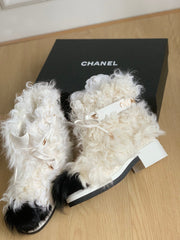 CC ANKLE BOOTS IN WHITE MIX BLACK WOOL FUR