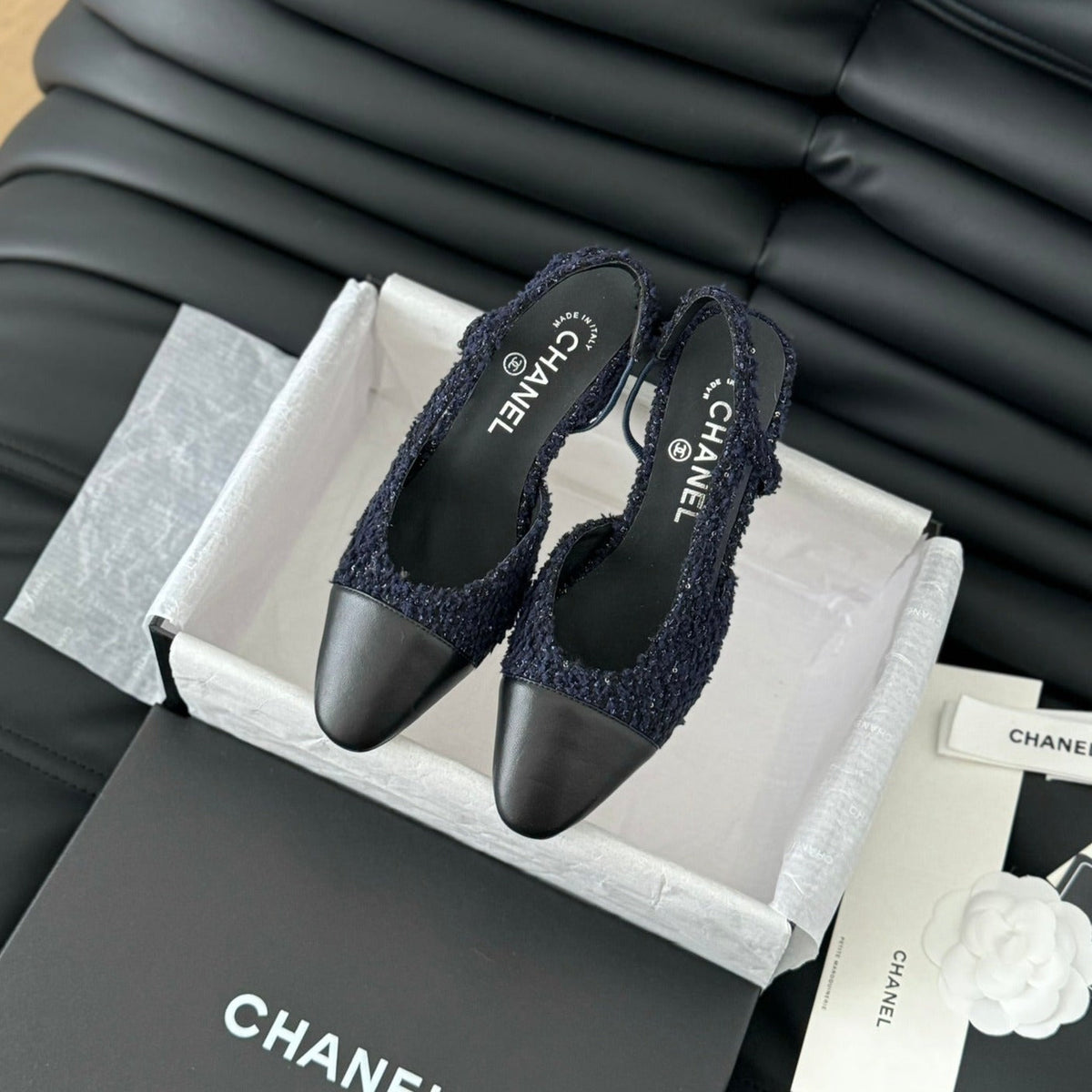 HIGH SLINGBACK IN NAVY BLUE TWEED AND BLACK LAMBSKIN