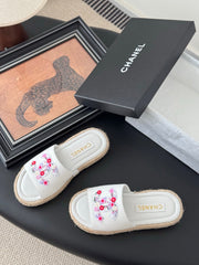 SLIPPERS IN WHITE SHEEPSKIN MIX FABRIC AND STRAPS BASE