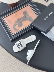 SLIPPER IN WHITE CALFSKIN