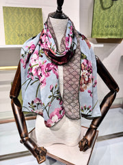 GUCCI 25S SCARF 180 IN SILK 737206
