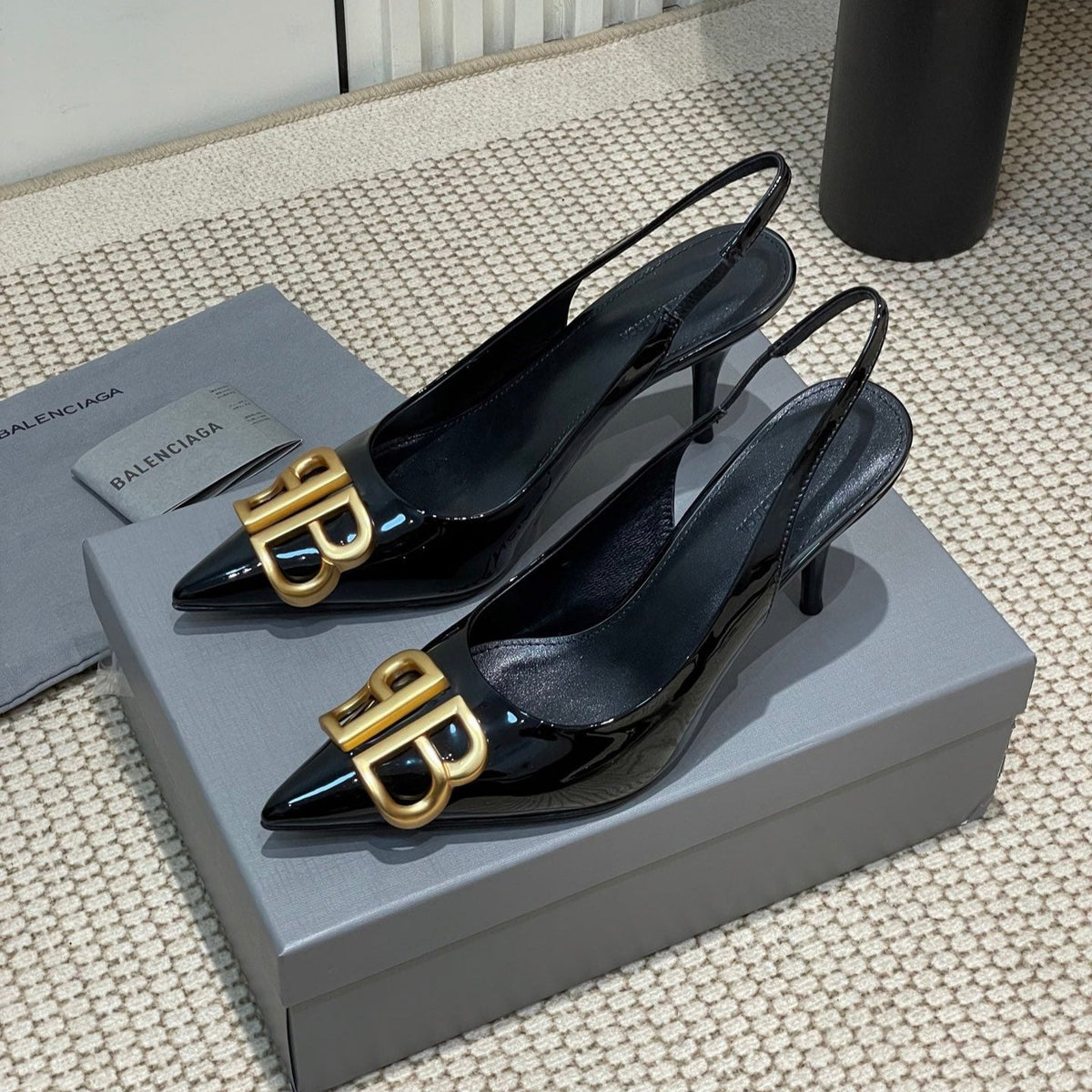 POINTED BB GOLD BUCKLE HIGH SLINGBACK 80MM IN BLACK PATENT CALFSKIN