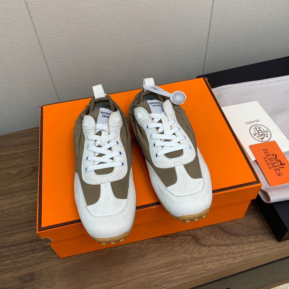 SKATEBOARD SHOES LIGHT GRAY MIX PEANUT CALFSKIN