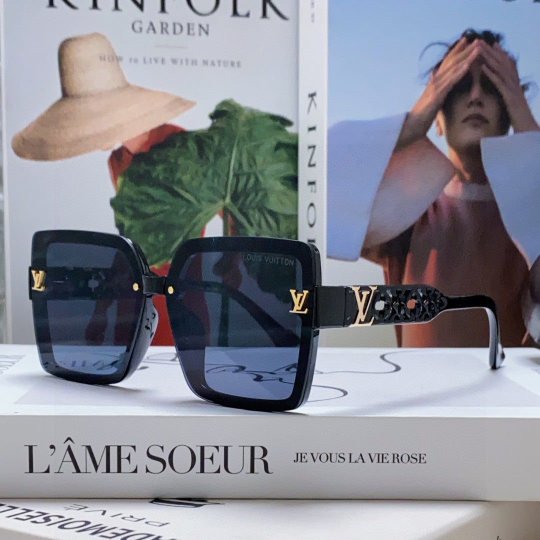 SQUARE SUNGLASS 567456 IN BLACK ACETATE EMBOSSED LOGO