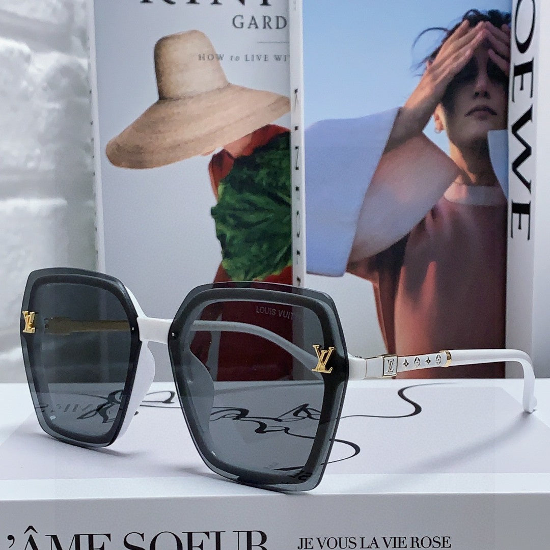 SQUARE SUNGLASSES 581356 IN WHITE ACETATE GREY LENSES