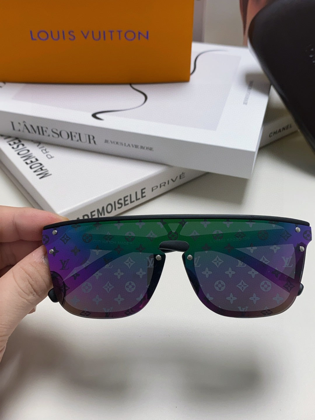 WAIMEA SUNGLASSES 581361 IN MULTICOLOR ACETATE MONOGRAM ON LENS