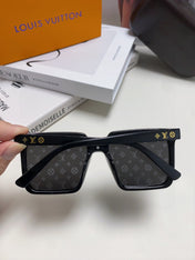 SQUARE SUNGLASS 581366 IN BLACK ACETATE MONOGRAM MASK ON LENS